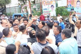 Congress up in arms over doctors' transfers in Almora; stages massive protest against the government.